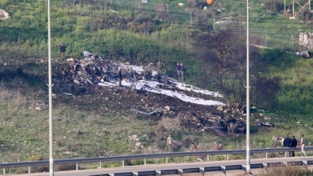 F-16 İsrail'in kuzeyindeki bir köyün yakınlarında düştü.