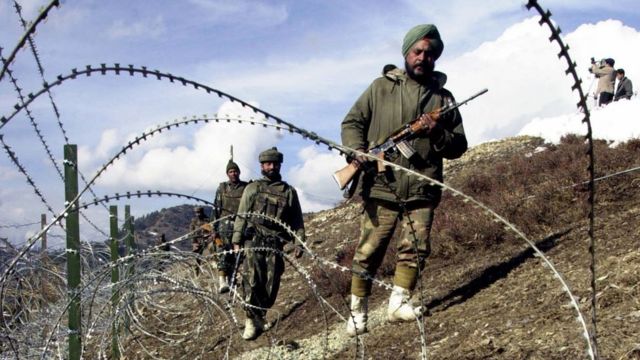 भारत-पाकिस्तान नियंत्रण रेखा के पास भारतीय सेना