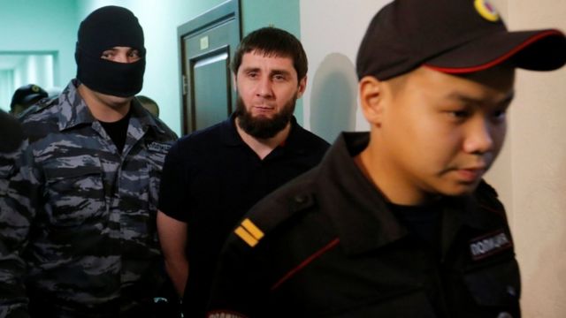 Şübhəlilərdən biri olan Zaur Dadayev Çeçenistan hərbi hissəsində zabit olub