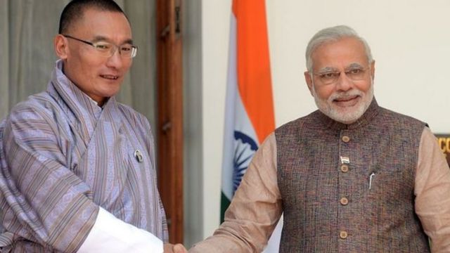 भूटान नरेश के साथ नरेंद्र मोदी