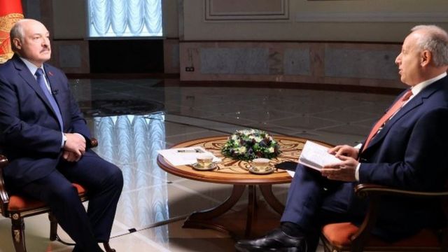 Steve Rosenberg entrevista Alexander Lukashenko