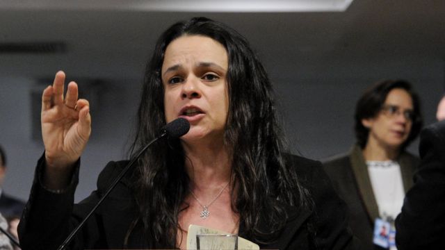 Janaina Paschoal em sessão da Comissão Especial do Impeachment