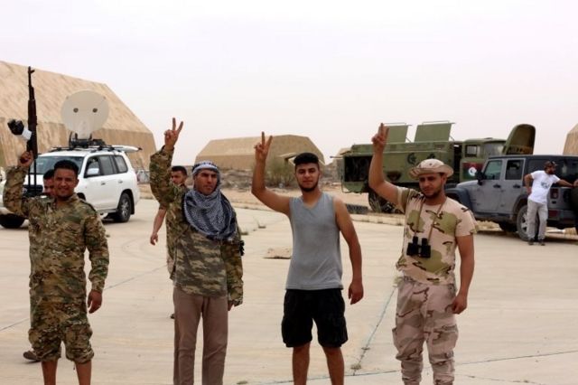 Libya'da Vatiyye Hava Üssü'nü ele geçiren Ulusal Mutabakat Hükümeti güçleri