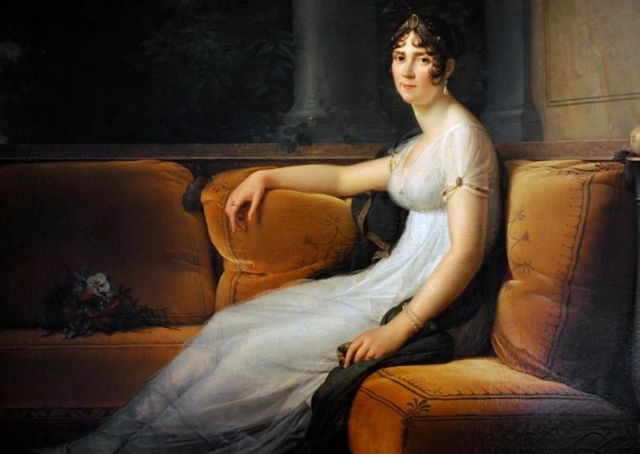 Muslin iz Dake bio je omiljeni materijal Žozefine Bonaparte, prve Napoleonove supruge, koja je imala nekoliko haljina nadahnutih klasičnom erom