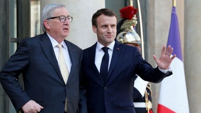 Колишній глава Єврокомісії Жан-Клод Юнкер і президент Франції Емануель Макрон хотіли б, щоби англійською в Європі говорили рідше, а їх рідною французькою - частіше