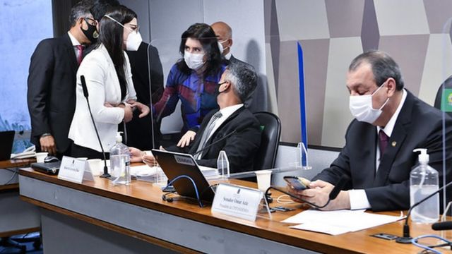 Discussão na CPI quanto à prisão de Dias
