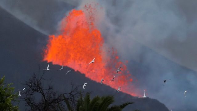 Volcán de La Palma en erupción