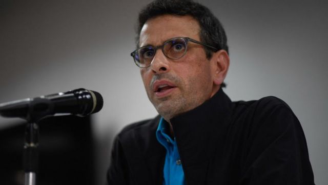 Capriles is what they believe the opposition should change its strategy.