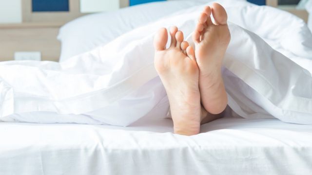 zona Ministerio Arrugas Es mejor dormir con o sin calcetines? - BBC News Mundo