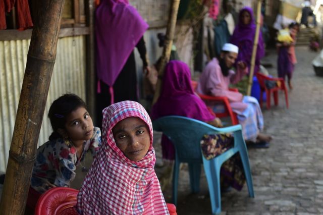 アムネスティは、少なくとも2万7000人がバングラデシュに避難したとみている(写真は、先月26日に撮影されたバングラデシュ側にあるロヒンギャ難民キャンプ)