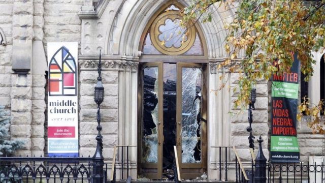 The famous church houses the New York Freedom Bell, which rang during the signing of the Declaration of Independence in 1776.