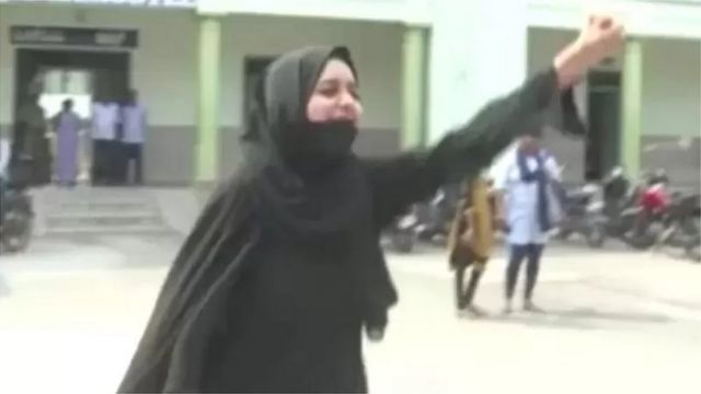 Gabadhii ku dhawaaqaysay "Allahu Akbar"