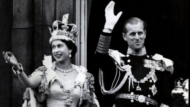 英国女王伊丽莎白二世小时候没想过自己有一天会成为英国君主，但造化弄人，王冠一戴就将近70年(photo:BBC)