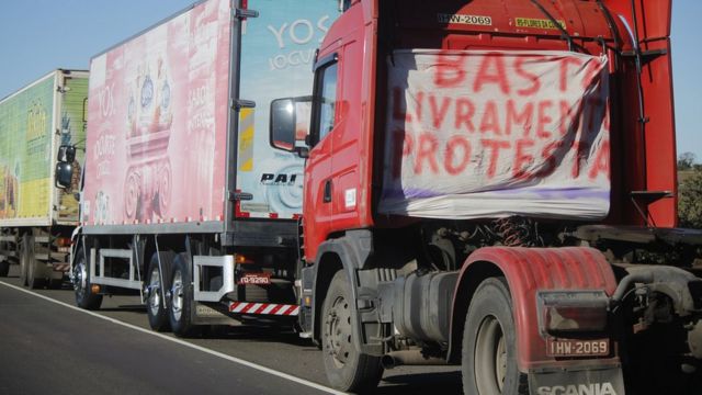 Greve de caminhoneiros na fronteira Brasil-Uruguai nesta quarta-feira
