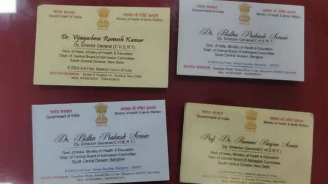 ரமேஷ் சந்திர ஸ்வைன் தன்னை ஒரு மருத்துவர் என்றும் சில சமயங்களில் மத்திய சுகாதார அமைச்சகத்தின் மூத்த அதிகாரி என்றும் சொல்லிக் கொள்வார்