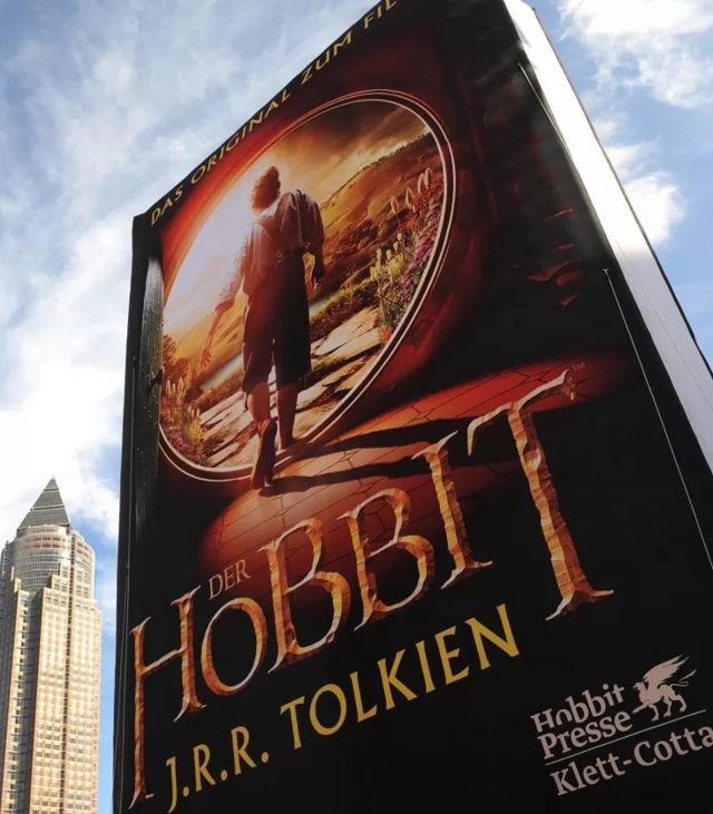 Le livre The Hobbit by JRR Tolkien.