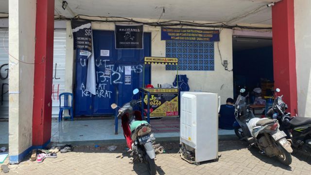 ﻿Salah satu pintu di Stadion Kanjuruhan Malang.
