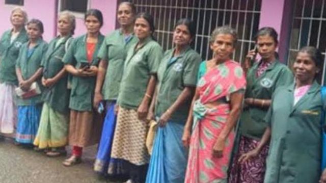 கேரளாவில் 11 பெண் துப்புரவு பணியாளர்கள் ரூ.10 கோடி மழைக்கால லாட்டரியை வென்றுள்ளனர்