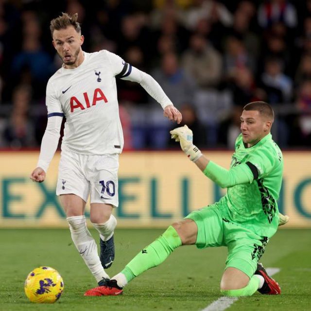 Tottenham Hotspur 2-0 Fulham: Son Heung-min and James Maddison send Spurs  top - BBC Sport