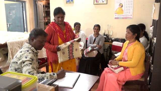 பெண்கள் ஏன் தனக்காக சம்பாதிக்கவேண்டும்? நீலகிரி மலையில் இருந்து எதிரொலிக்கும் பதில்