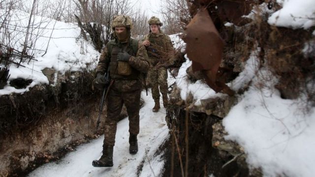 Rusia-Ucrania: qué es una "guerra híbrida" y por qué se habla de este concepto a raíz del conflicto entre los dos países - BBC News Mundo