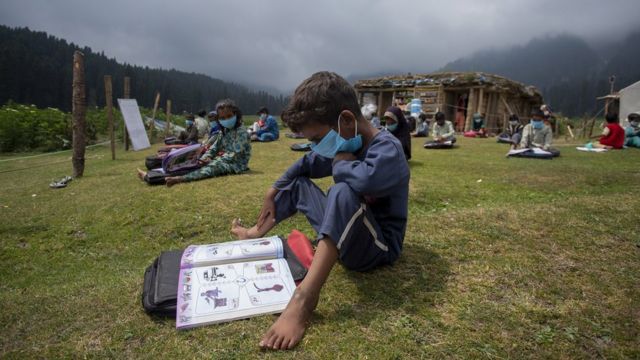 Aulas al aire libre en Cachemira