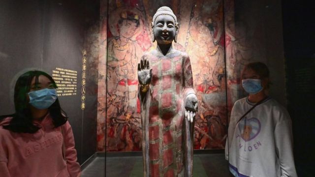 تمثال لبوذا في متحف تشينغتشو في ويفانغ بمقاطعة شاندونغ الصينية