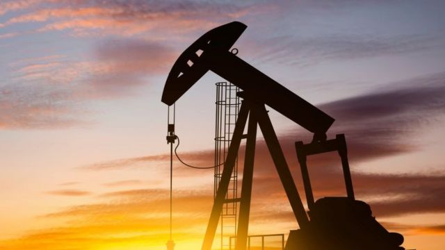 Energies fossiles : D'où vient le pétrole (et non, il ne vient pas des  dinosaures) ? - BBC News Afrique