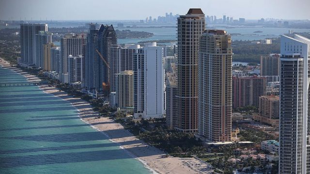 Derrumbe en Miami | "Está el temor de que tu edificio pueda ser el  siguiente": la creciente preocupación entre los habitantes de condominios  en Miami tras el colapso de Surfside - BBC