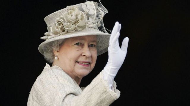 伊丽莎白二世女王在位时间长，为其子查尔斯国王留下许多珍宝(photo:BBC)
