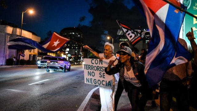 Демонстрация кубинцев в Майами