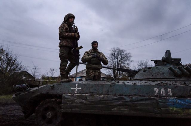 Украинские военные в Луганской области