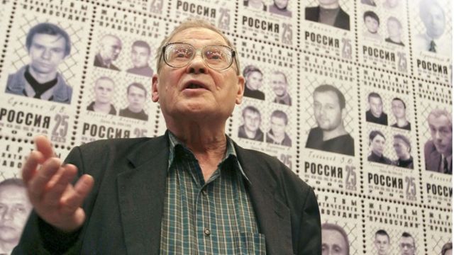 Ковалев в 2006 году в Сахаровском центре на фотовыставке, посвященной политзаключенным