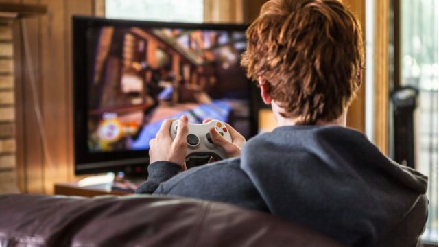 Por que tanta gente assiste a outros jogando videogame