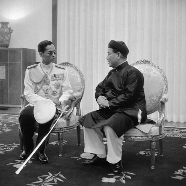 ในหลวง ร.9 : พระราชกรณียกิจทางการทูตในบริบทการเมืองโลก - BBC News ไทย