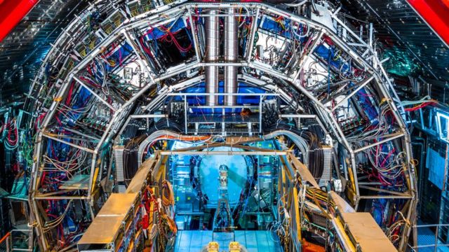2012年发现希格斯玻色子的LHC对撞机内部(photo:BBC)