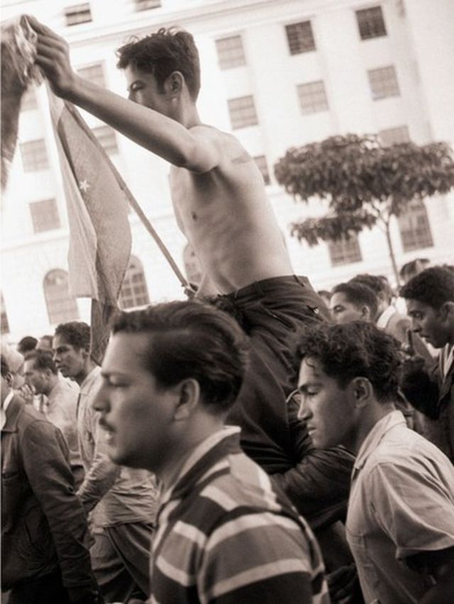 Al saberse que Pérez Jiménez había abandonado el país, miles de personas salieron a las calles a celebrar.