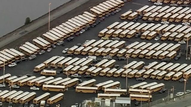 ロサンゼルスでテロ警戒のため全校休校