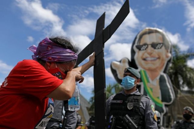 Protesto em Manaus contra atuação de Bolsonaro na pandemia