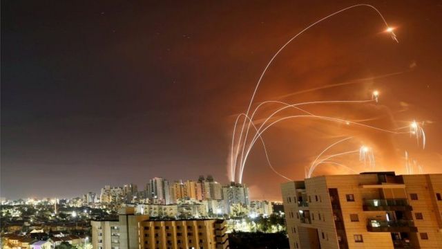 صواريخ أطلقت من غزة على إسرائيل