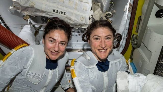 Jessica Meir y Christina Koch hicieron historia en octubre de 2019 al protagonizar la primera caminata espacial exclusivamente de mujeres.