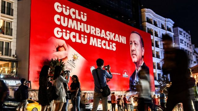 Erdoğan afişleri