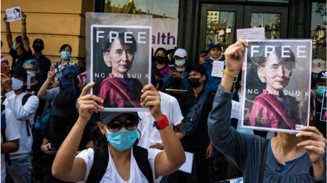 সু চির মক্তির দাবি নিয়ে বিক্ষোভ
