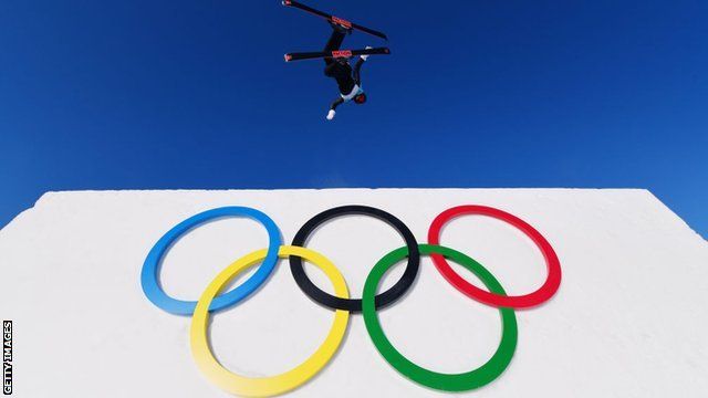 Eileen Gu: US-China tension is trickiest slope for Olympic free skier - BBC  News