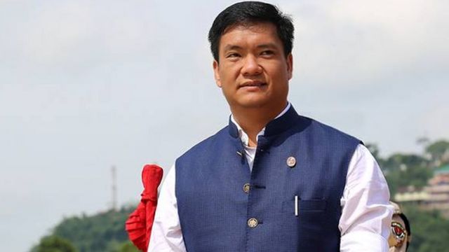 पेमा खांडू