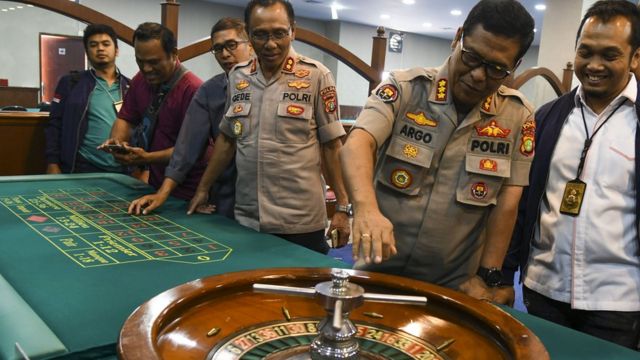 Apartemen Robinson digerebek: Bagaimana kasino disiapkan dan ...
