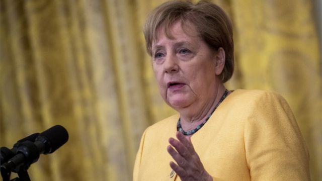 A chanceler Angela Merkel expressou suas condolências durante uma visita a Washington DC