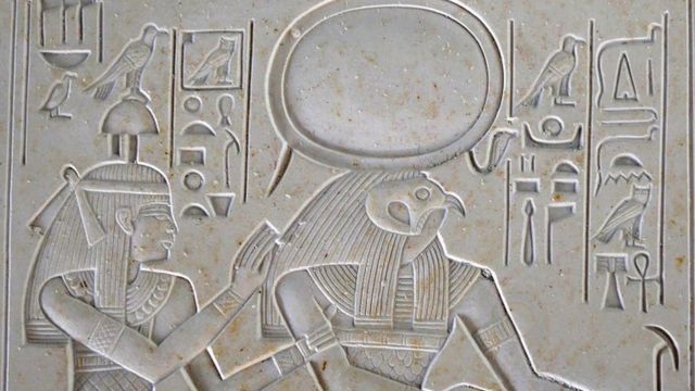 Representación del dios del Sol en el antiguo Egipto, Ra.