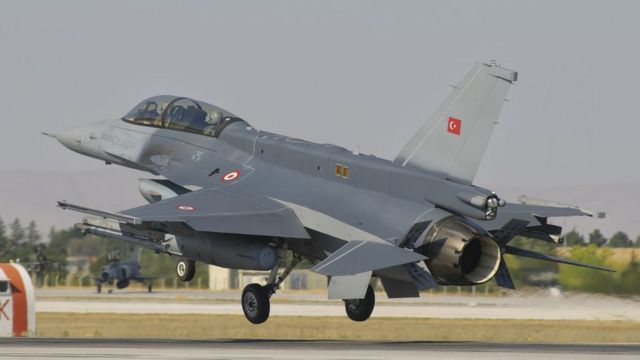 türk ordusuna ait bir f-16