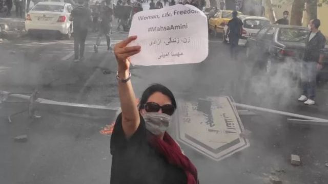 اعتراضات در ایران وارد هفته نهم خود شده است. شماری از رهبران اروپایی از جمله رئیس جمهور فرانسه و صدراعظم آلمان از معترضان ایرانی و مطالبات آنها حمایت کرده‌اند